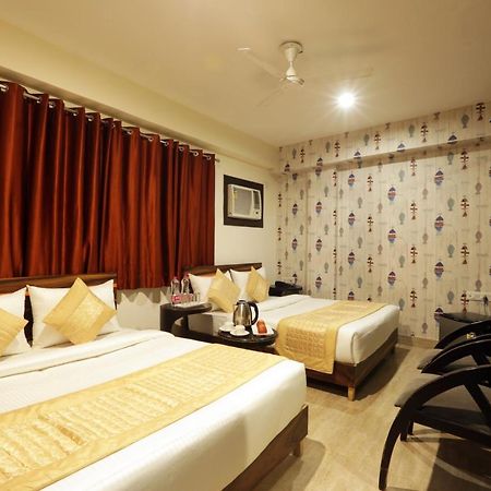 Hotel Airport Star New Delhi Bagian luar foto