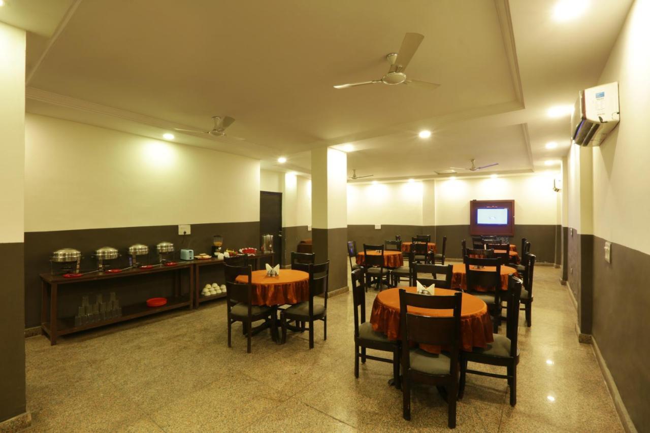 Hotel Airport Star New Delhi Bagian luar foto