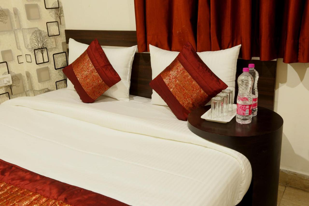 Hotel Airport Star New Delhi Bagian luar foto