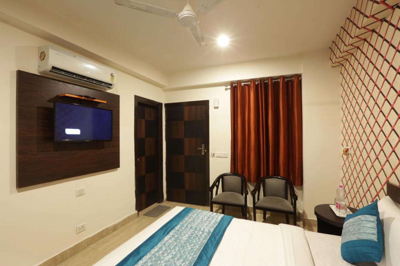 Hotel Airport Star New Delhi Bagian luar foto
