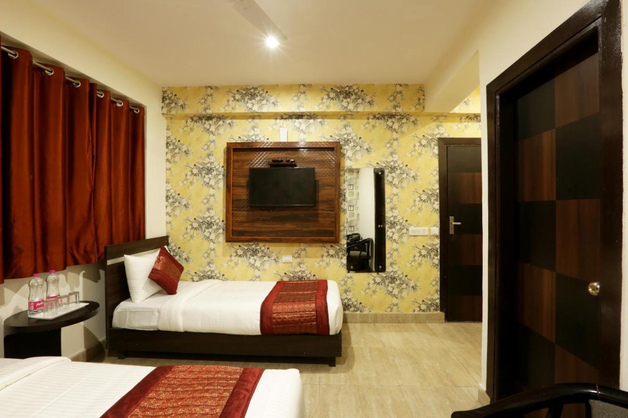 Hotel Airport Star New Delhi Bagian luar foto