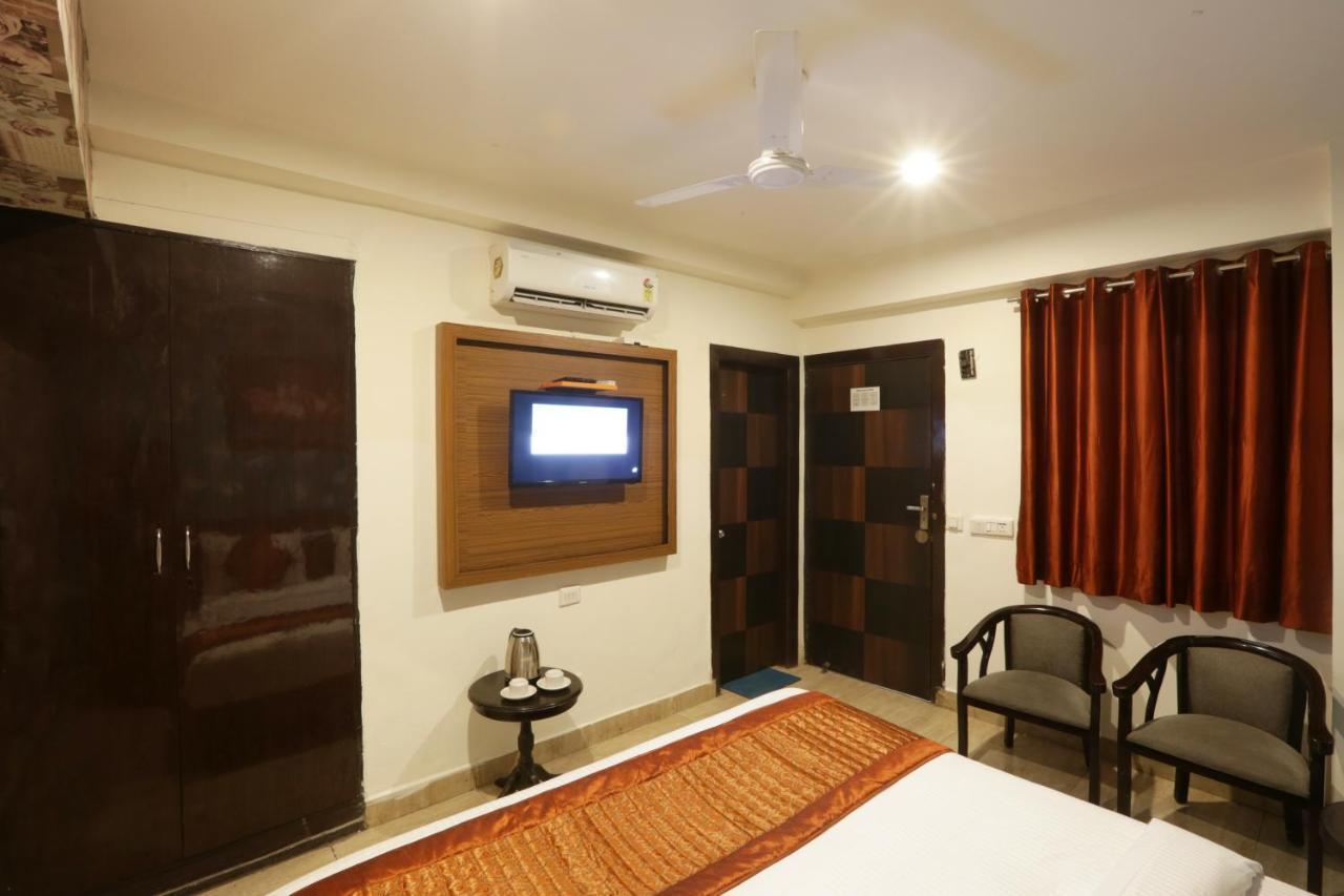 Hotel Airport Star New Delhi Bagian luar foto