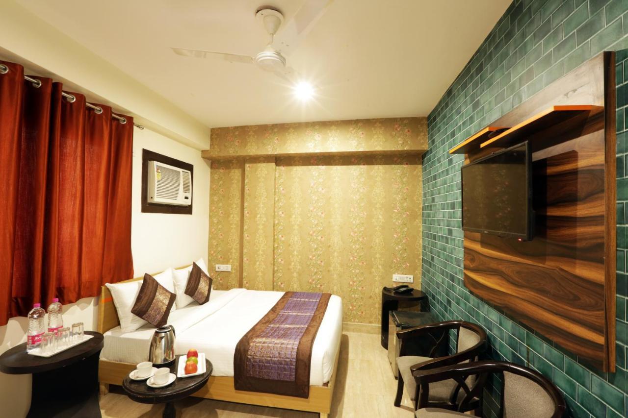 Hotel Airport Star New Delhi Bagian luar foto